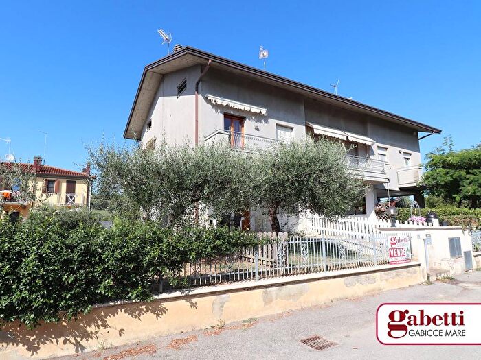 Casa con 6 locali in vendita in Via dei Tulipani, Monte San Bartolo, Pesaro
