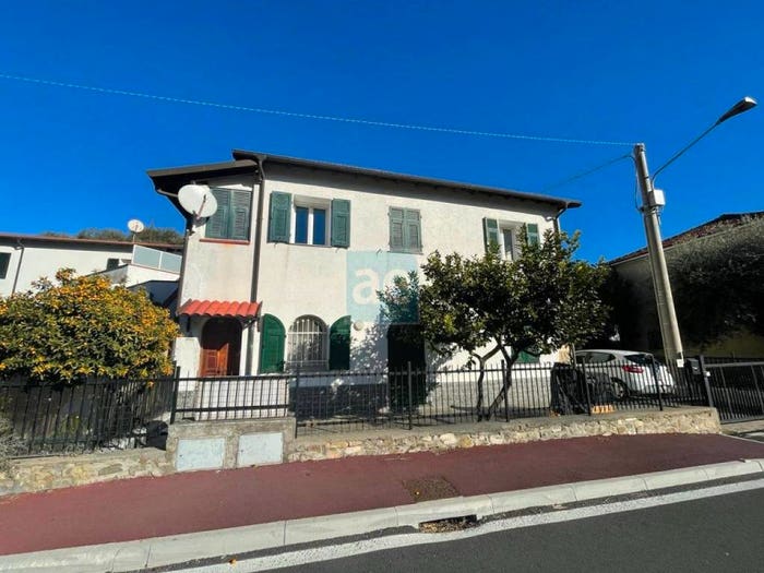 Casa con 5 locali in vendita in Via A Divizia, San Bartolomeo, Andora