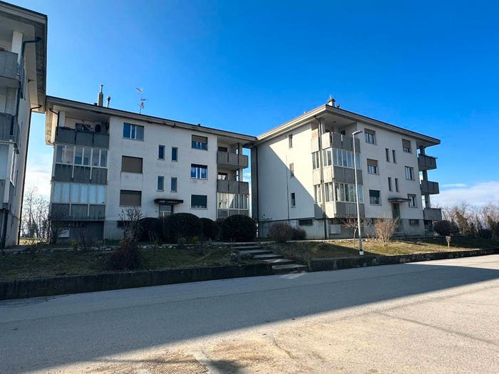 Appartamento quadrilocale in vendita in Via Guglielmo Marconi, Centro, Lesegno