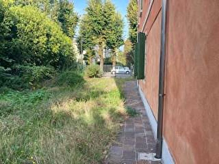 Casa con 6 locali in vendita in Rolo