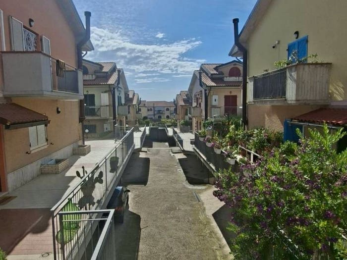 Casa trilocale in vendita in Via Lazio, Centro, Loreto