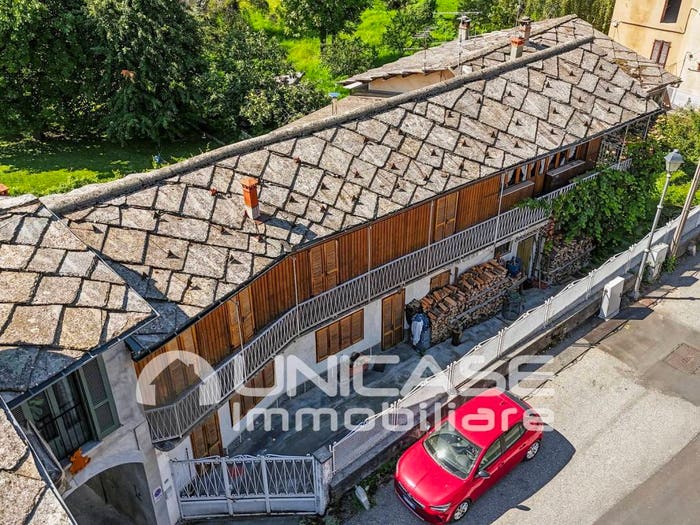 Casa con 6 locali in vendita in Via Monviso, Centro, Paesana