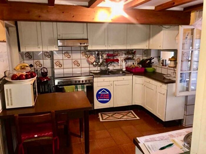 Casa con 6 locali in vendita in Strada degli Sminatori, Case Bruciate, Pesaro