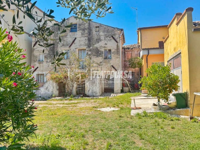 Casa bilocale in vendita in Via Oliveto, Montemarciano