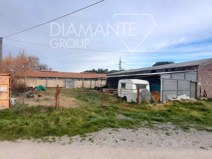 Casa con 6 locali in vendita in Pomarance