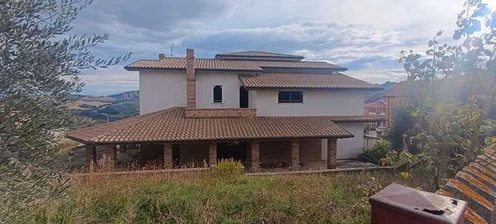 Casa con 6 locali in vendita in Via Risorgimento, Montefino