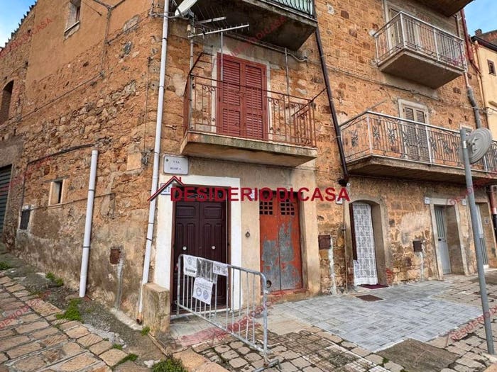 Casa trilocale in vendita in Via G Tudisca, Centro, Tusa