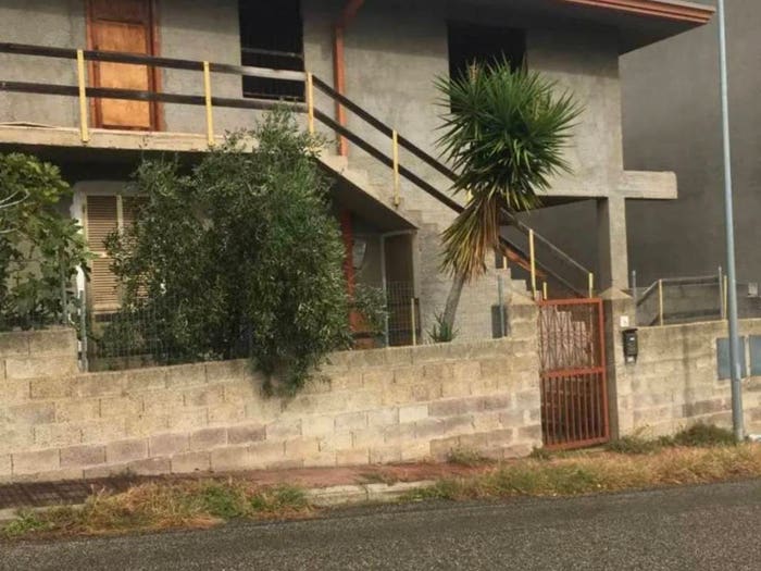 Casa con 6 locali in vendita in Piazza Padra e Zana, Centro, Bolotana