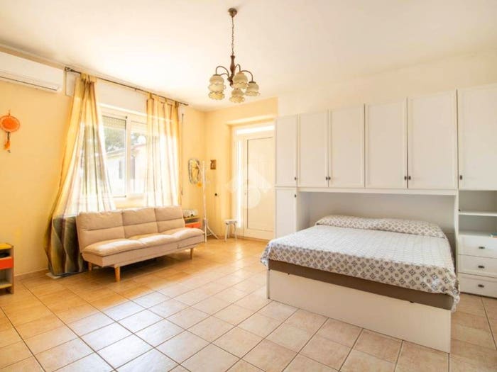 Casa quadrilocale in vendita in Strada Comunale Montesecco, Fermo