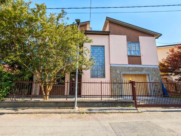 Casa con 6 locali in vendita in Via Uldino Fellardi, Centro, Adria