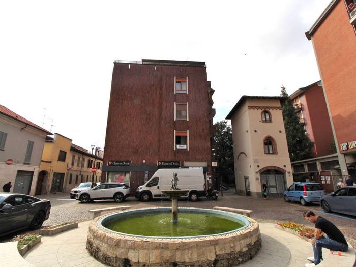 Casa quadrilocale in vendita in Piazza Giuseppe Garibaldi, Melzo