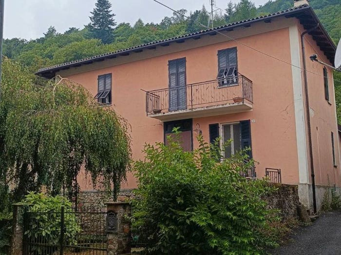 Casa con 6 locali in vendita in Frazione Mereta, Mereta, Calizzano