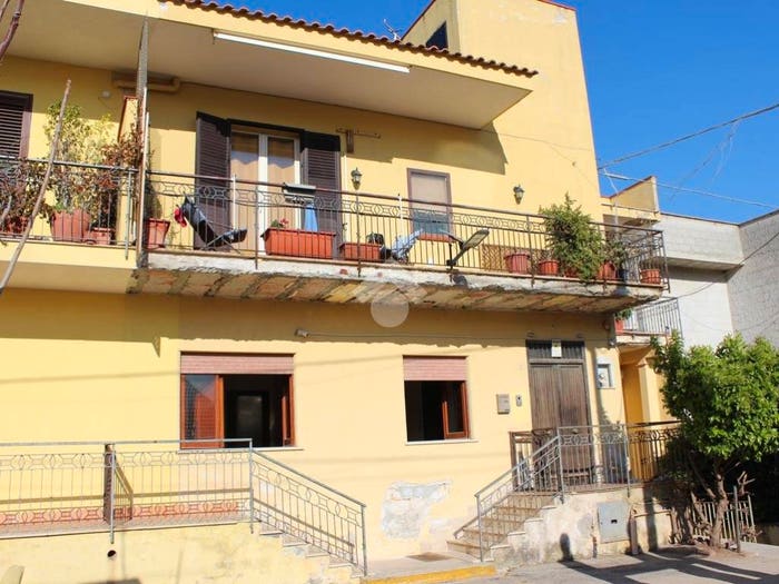 Appartamento quadrilocale in vendita in Via de fonseca pimentel, Castelforte, Palermo