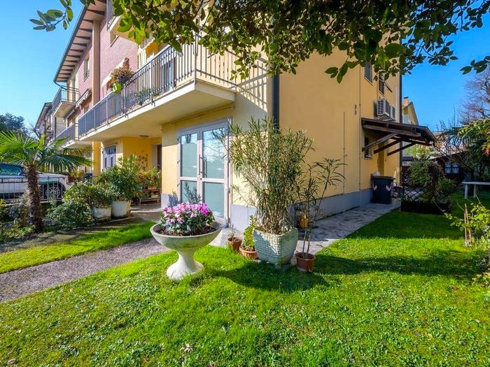 Casa con 6 locali in vendita in Via Giacomo Leopardi, Pieve di Cento