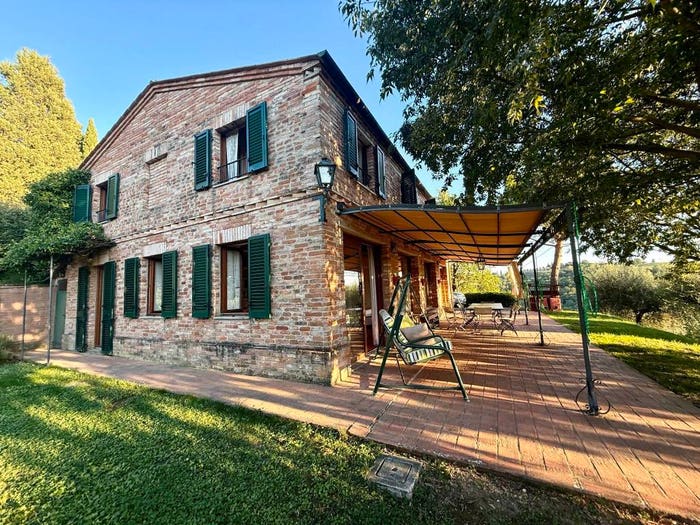 Casa con 6 locali in vendita in Buonconvento