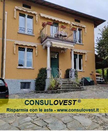 Casa quadrilocale in vendita in Via Peppino Rossi, Centro, Gavirate