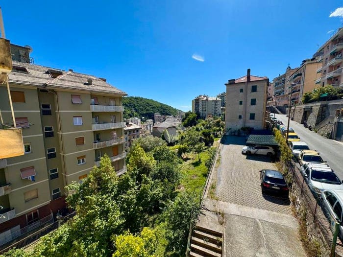 Appartamento con 5 locali in vendita in Via Susanna Fontanarossa, Quezzi, Genova