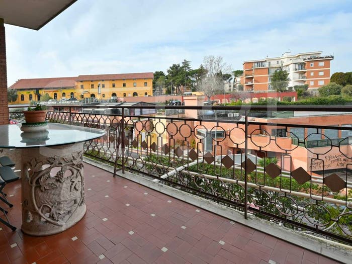 Appartamento con 5 locali in vendita in Piazza Vincenzo Ceresi, Monteverde Nuovo, Roma