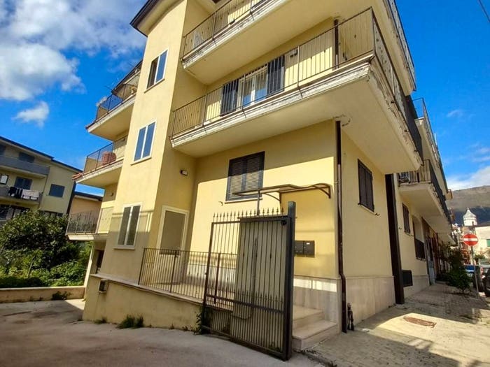 Appartamento trilocale in vendita in Via Roma, Mugnano del Cardinale