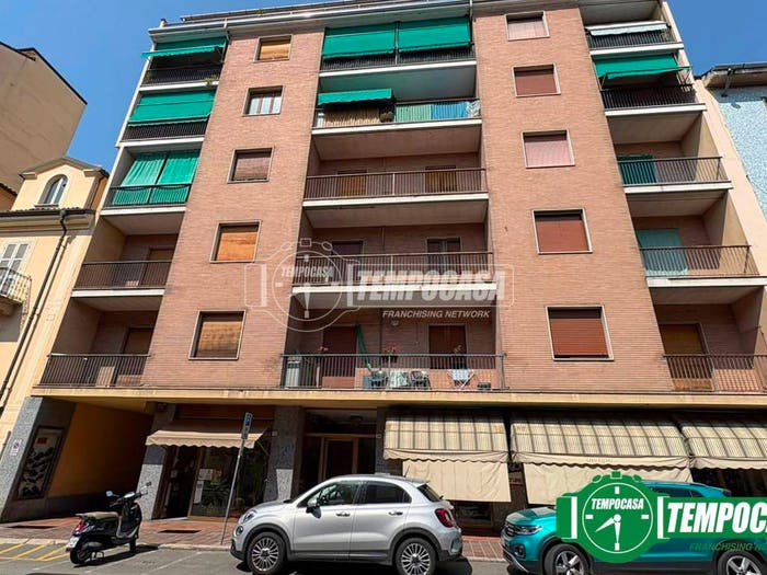 Appartamento trilocale in vendita in Via Umberto Mariscotti, Centro, Acqui Terme