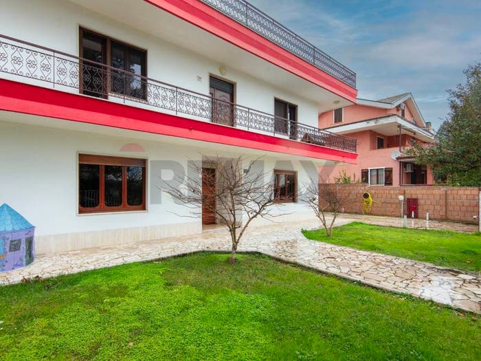 Appartamento quadrilocale in vendita in Via Sant'Agata, Sant'agata, Cepagatti
