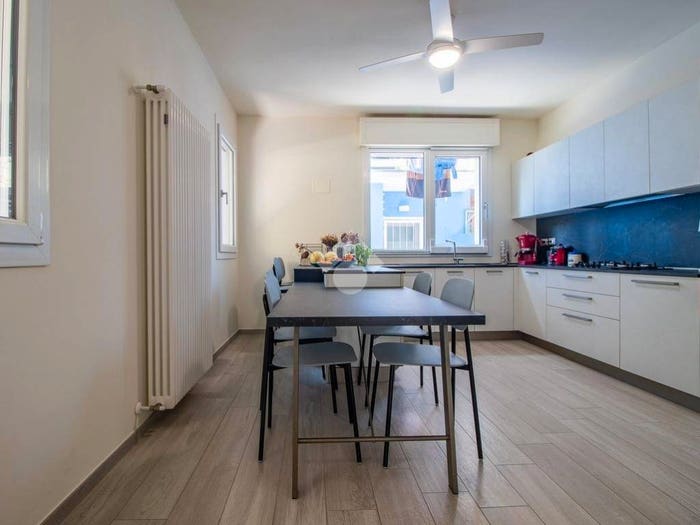 Casa con 6 locali in vendita in Viale Cremona, Cesenatico Ponente, Cesenatico