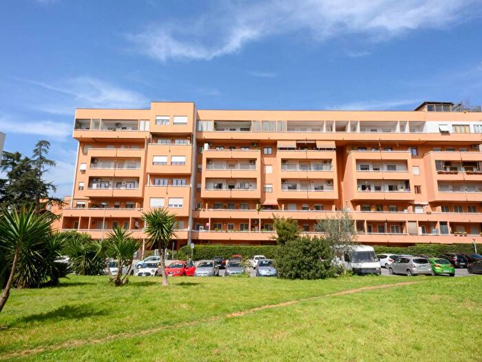 Appartamento quadrilocale in vendita in Via Giampiero Combi, Roma, Roma