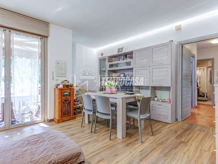Appartamento quadrilocale in vendita in Via Carlo Antonio Molli, Centro, Borgomanero