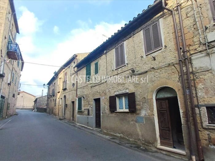 Casa quadrilocale in vendita in via Dell'Indipendenza, Onano