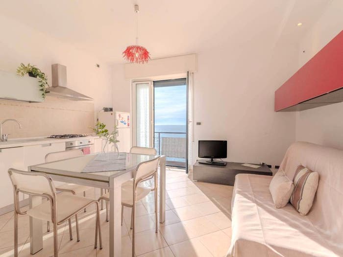 Appartamento trilocale in vendita in Via della Cornice, Borgio, Borgio Verezzi