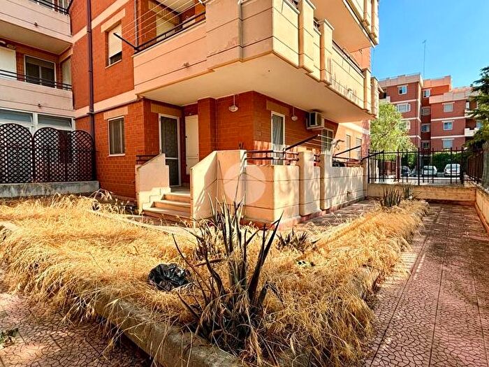 Appartamento con 7 locali in vendita in Via Generale Donato Azzarone, Manfredonia