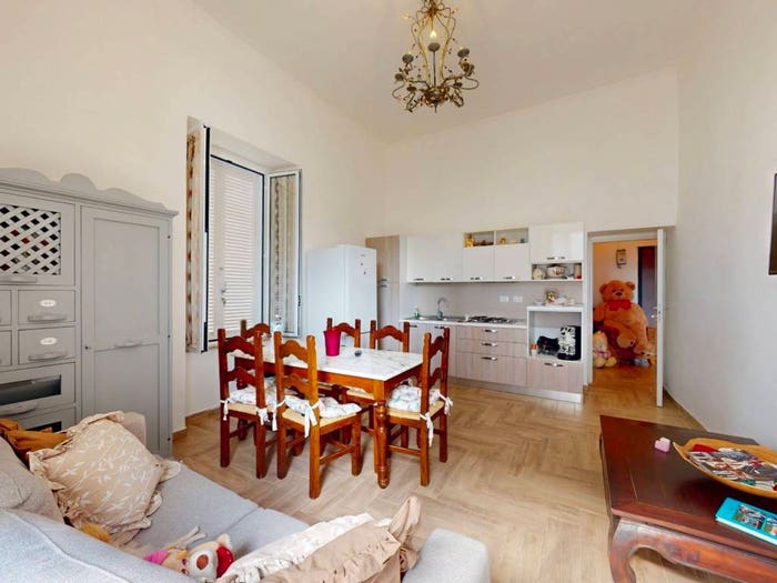 Appartamento bilocale in vendita in Via Francesco Paolo Bozzelli, Capodichino, Napoli