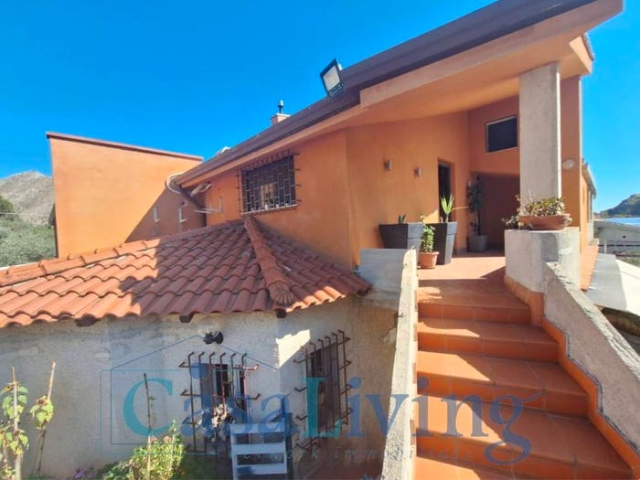 Casa con 6 locali in vendita in Via Oriana Fallaci, Monreale