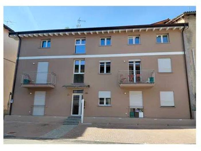 Appartamento trilocale in vendita in Via Sagrato Parrocchiale, Cremenaga