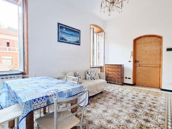 Appartamento quadrilocale in vendita in Via Domenico Preve, Laigueglia