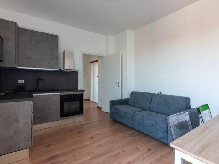 Appartamento bilocale in affitto in Via Lorenteggio, Giambellino, Milano