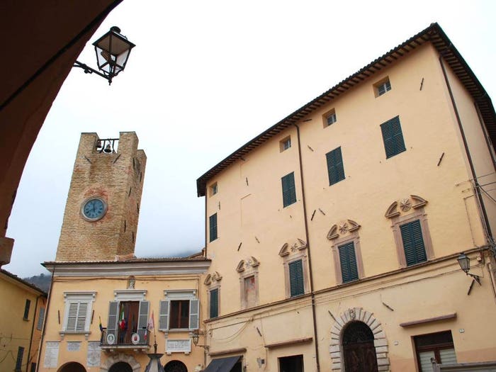 Appartamento con 6 locali in vendita in Via Marcellini, Centro, Serra San Quirico