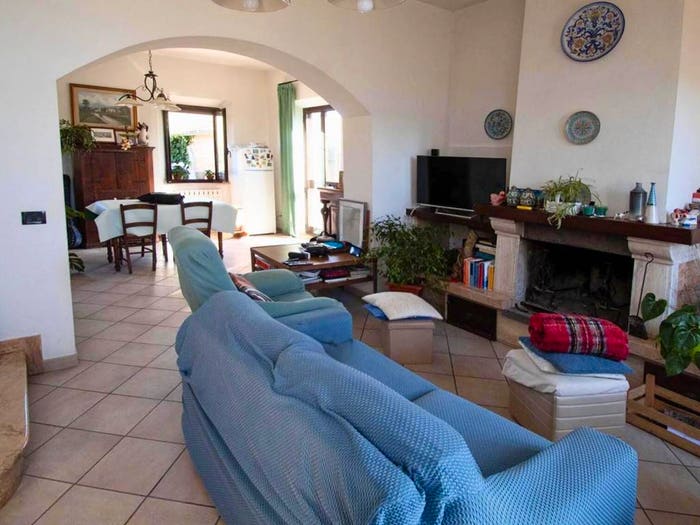 Casa con 6 locali in vendita in Contignano, Radicofani
