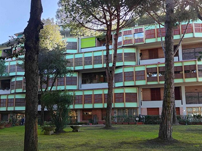 Appartamento trilocale in vendita in Viale Kennedy, Viareggio