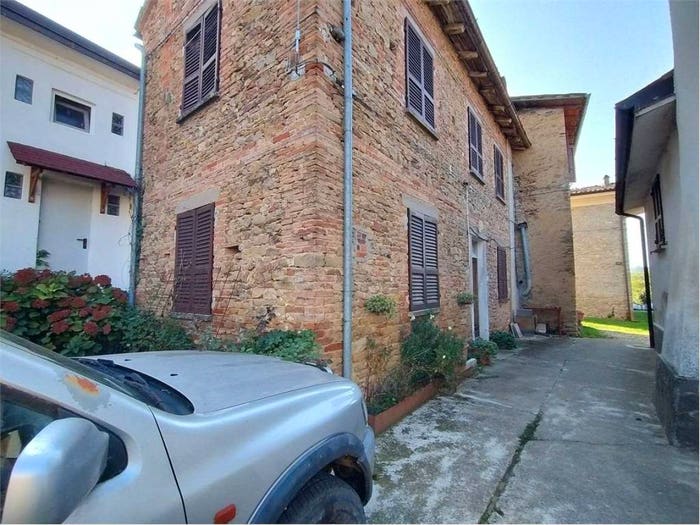 Casa quadrilocale in vendita in Gropparello