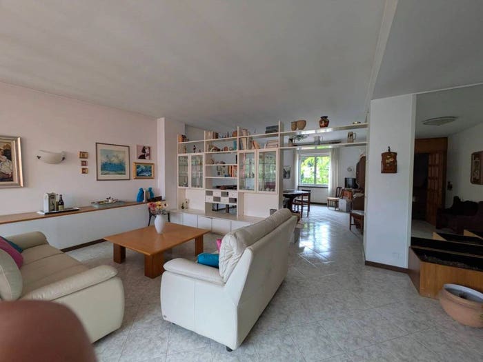 Casa con 6 locali in vendita in Via Roma, Centro, Locate di Triulzi