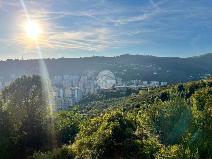 Appartamento trilocale in vendita in Via Enrico Hilyer Giglioli, Marassi, Genova