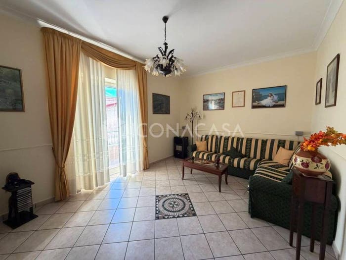 Appartamento quadrilocale in vendita in Viale dell'Indipendenza, Località Toiano Sotto il Monte, Pozzuoli
