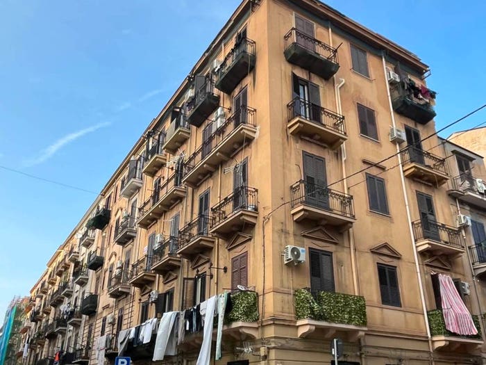 Appartamento con 6 locali in vendita in Via Paolo Emiliani Giudici, Oreto Perez, Palermo