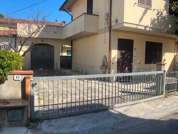 Appartamento con 5 locali in vendita in Via Giacomo Leopardi, Centro, Ponsacco