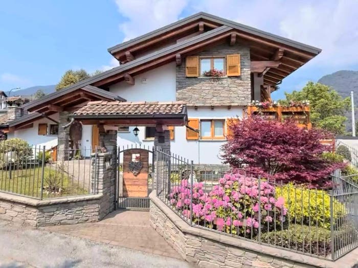 Casa con 6 locali in vendita in Maggio, Cremeno