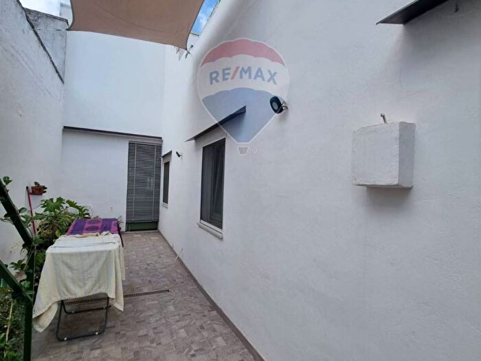 Casa trilocale in vendita in San Silvestro, Centro, Guagnano