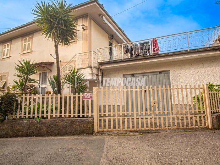 Appartamento quadrilocale in vendita in Via Alcide de Gasperi, Centro, Casarza Ligure