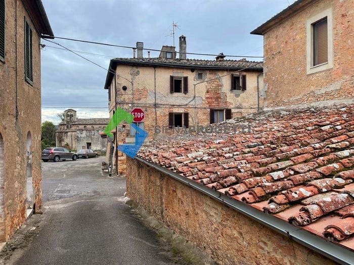 Casa con 6 locali in vendita in Via Tocchi, Monticiano