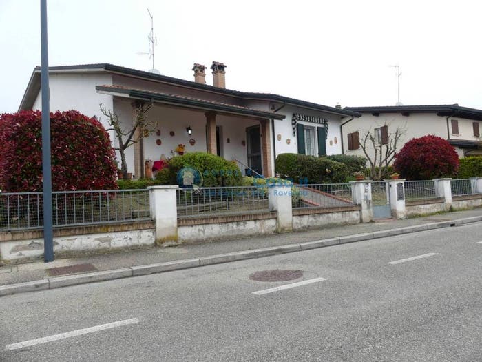Casa con 5 locali in vendita in Via Melozzo da Forlì, San Michele, Ravenna